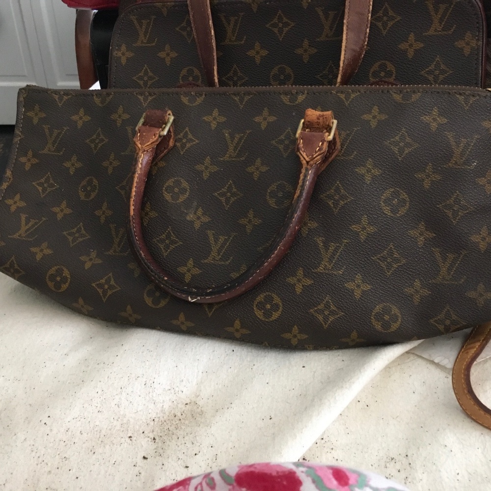 A very rare Vuitton triangular handbag from the 19